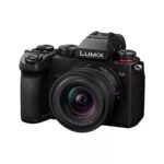 Panasonic Lumix DC-S5D + Lumix S 18-40 mm f/4,5-6,3